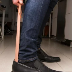 Kikkerland CEDAR SHOE HORN - Schuhanzieher^Damen Schuhzubehör|Schuhzubehör